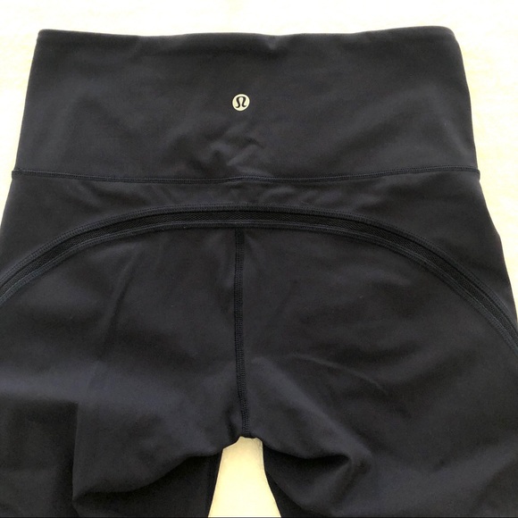 Lululemon Fresh In Mesh Leggings Crop 19" in Midnight Navy - Picture 7 of 8